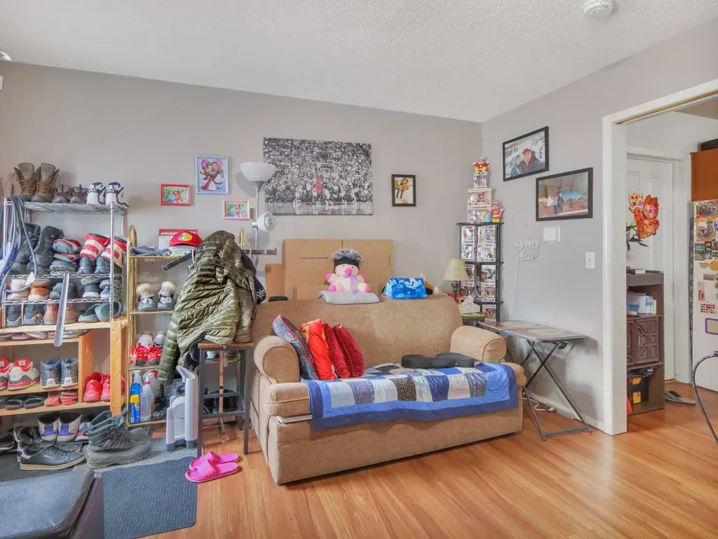 906 Main Street Canmore AB T1W1P3