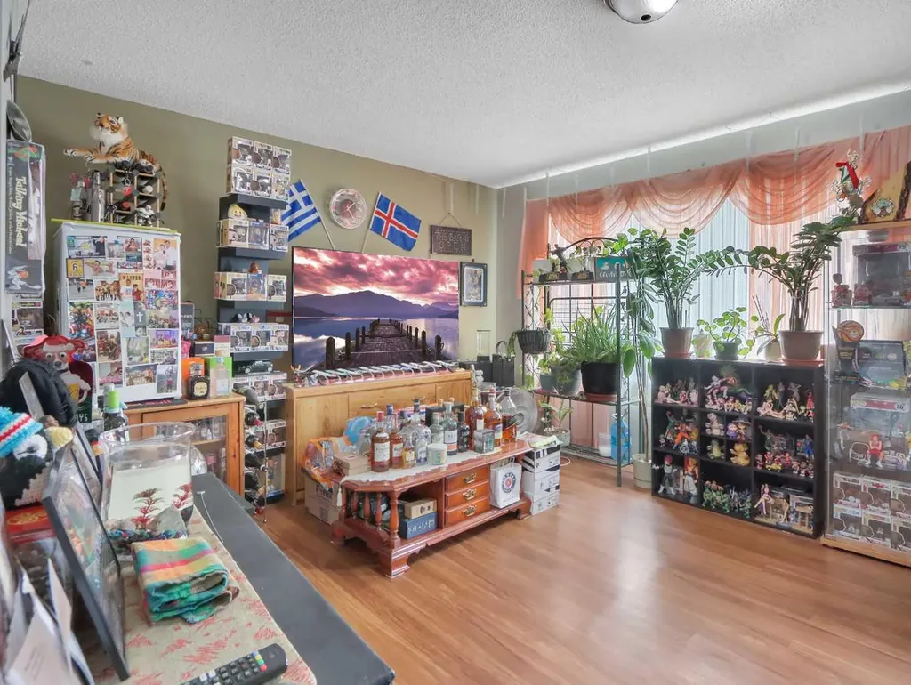 906 Main Street Canmore AB T1W1P3