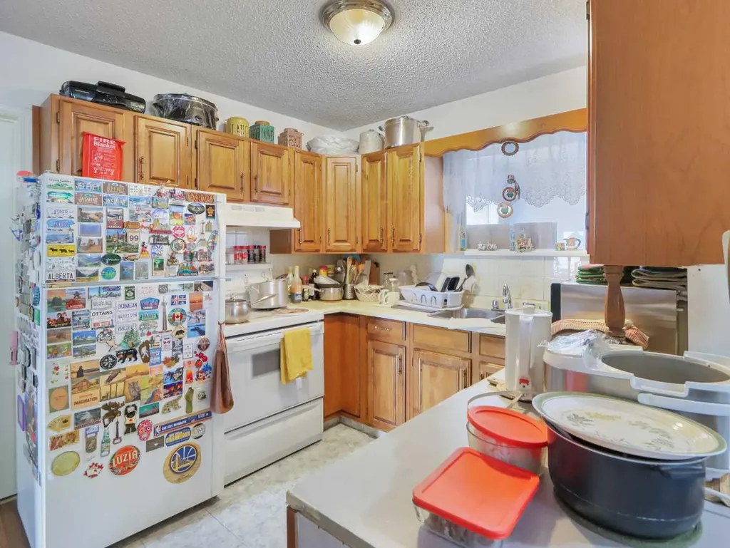 906 Main Street Canmore AB T1W1P3