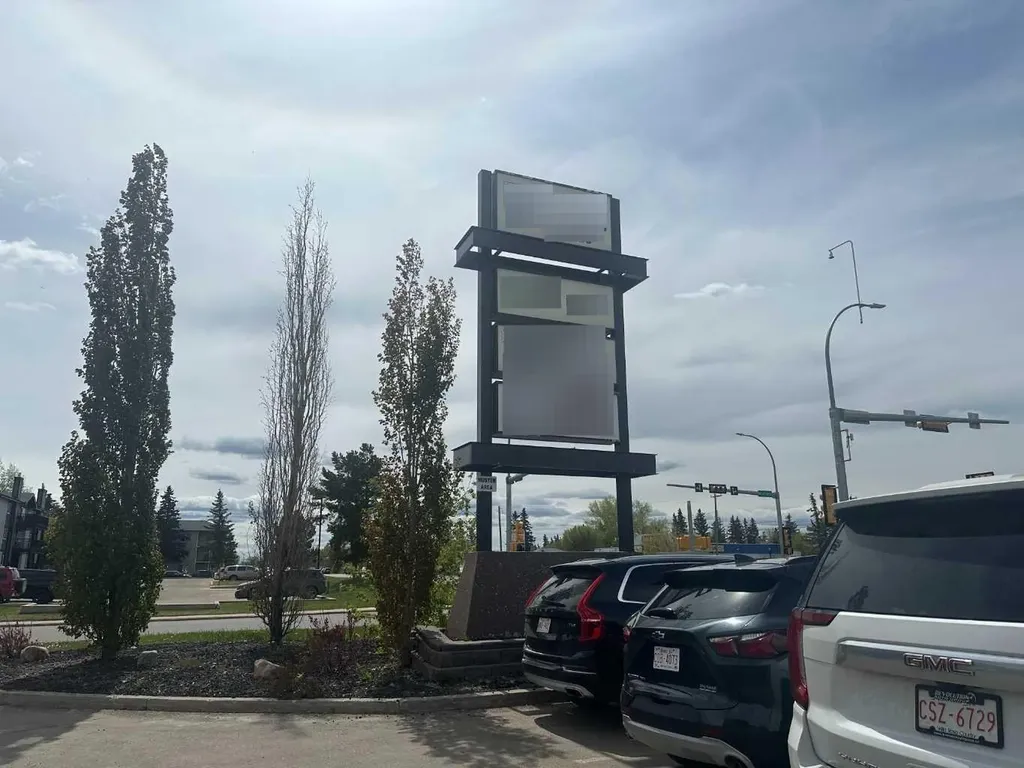 9405 100 Street Grande Prairie AB T8V 4M9