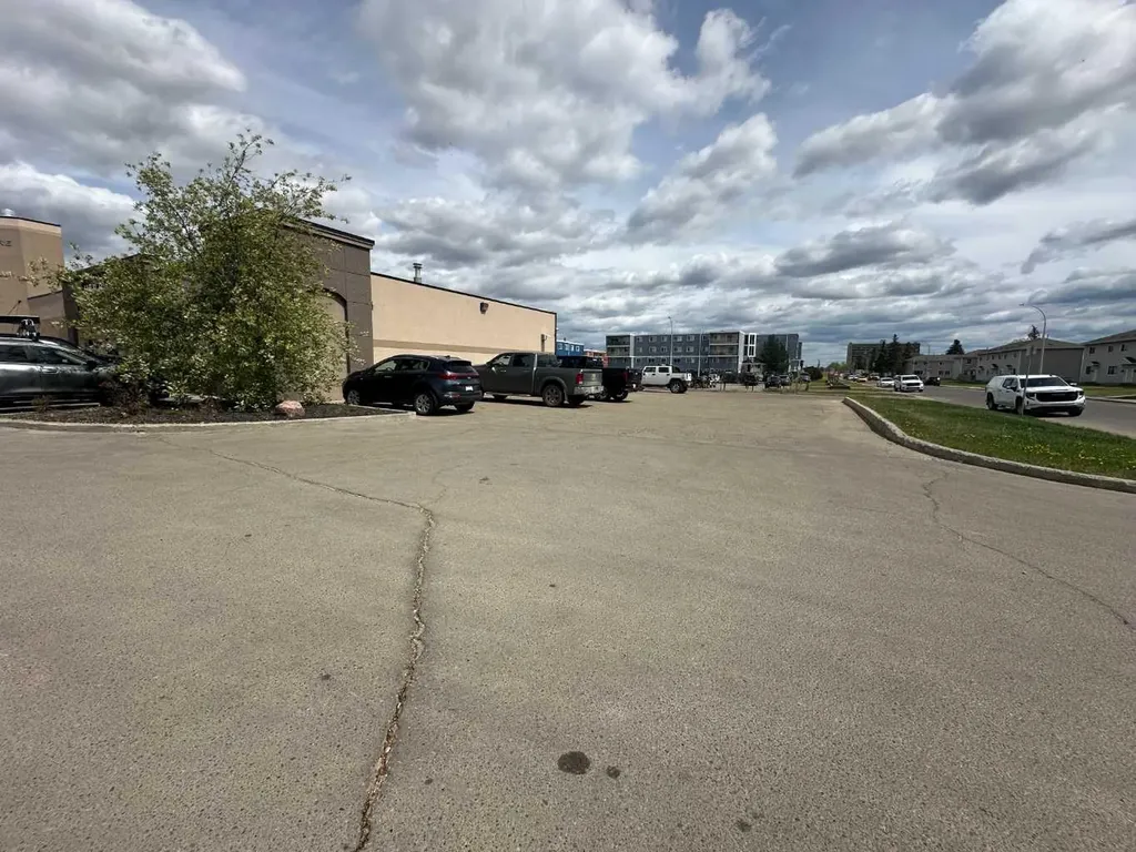 9405 100 Street Grande Prairie AB T8V 4M9