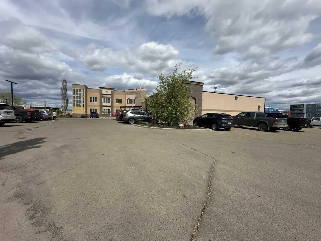 9405 100 Street Grande Prairie AB T8V 4M9