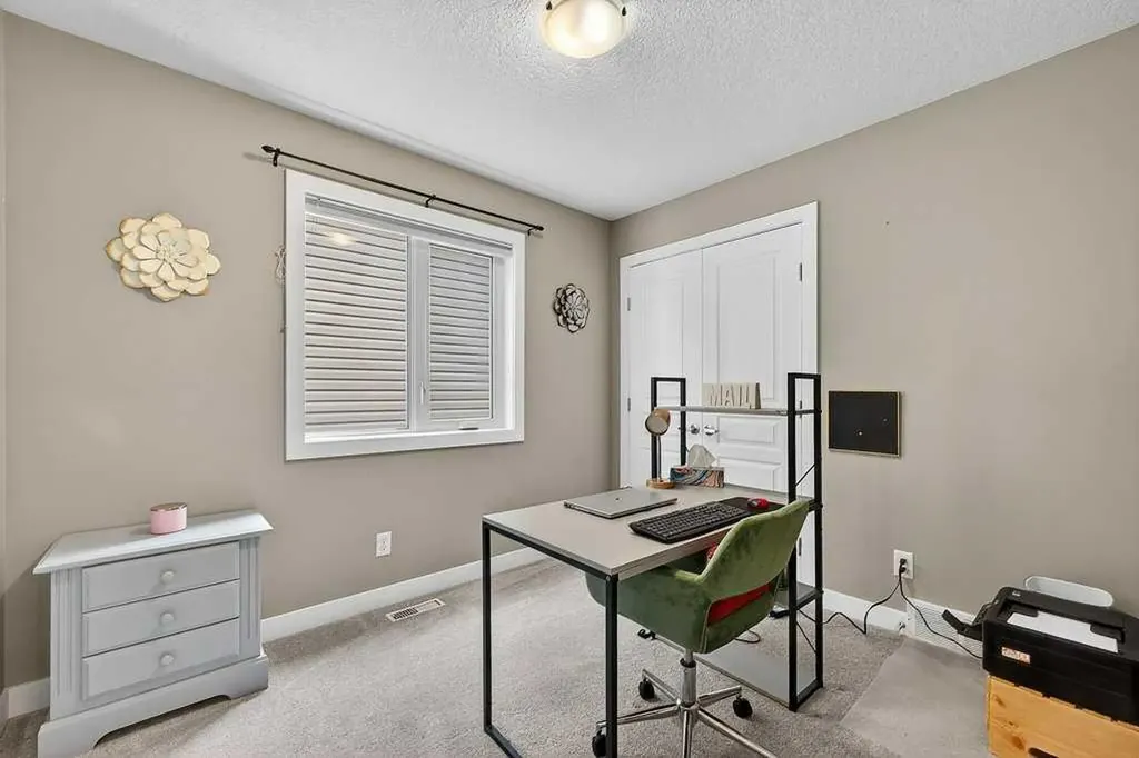 271 Fireside Drive Cochrane AB T4C 2L5