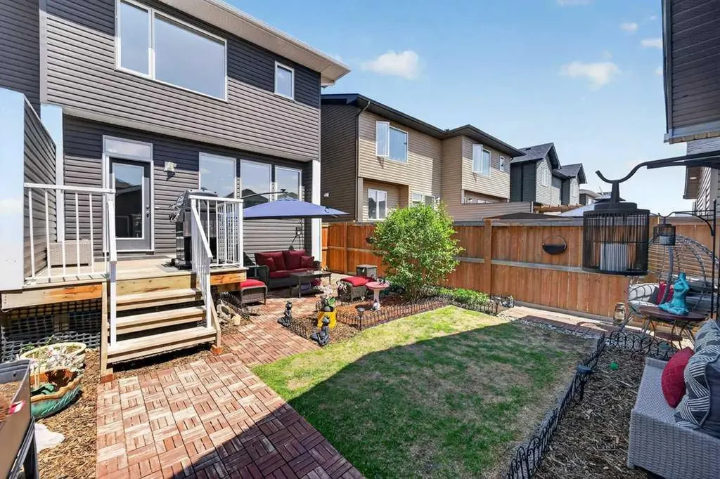 271 Fireside Drive Cochrane AB T4C 2L5