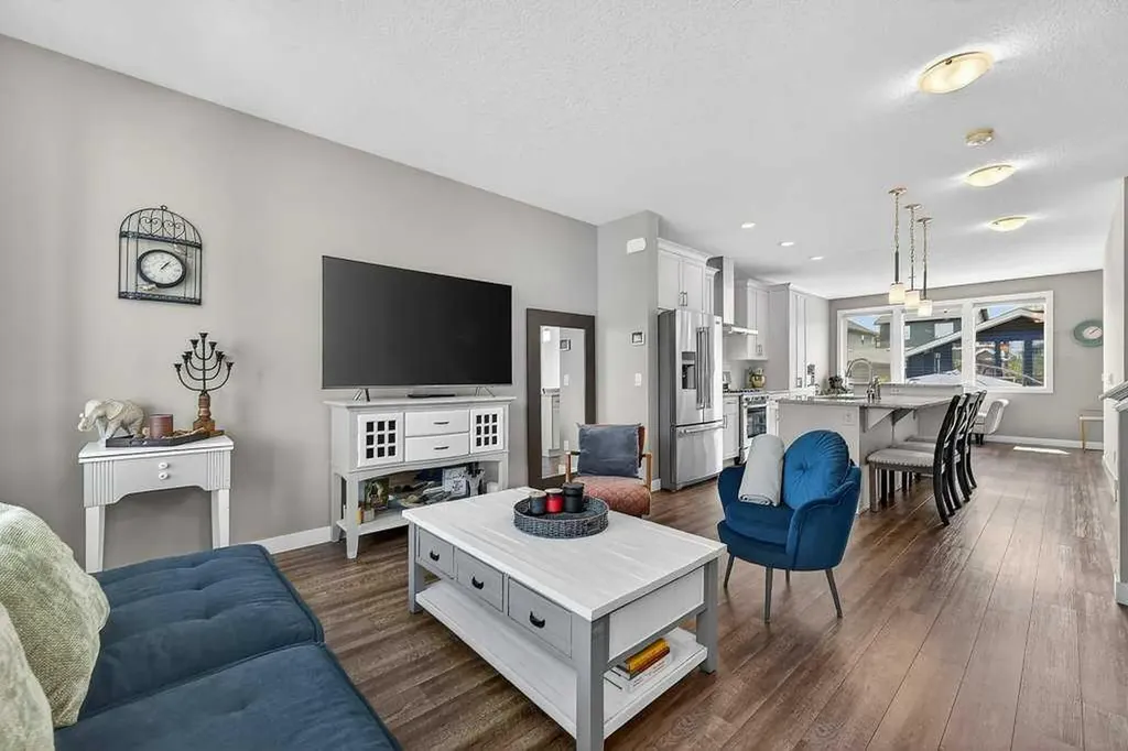 271 Fireside Drive Cochrane AB T4C 2L5