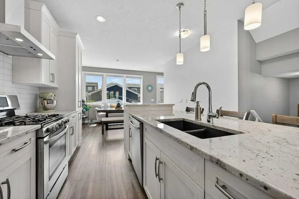 271 Fireside Drive Cochrane AB T4C 2L5