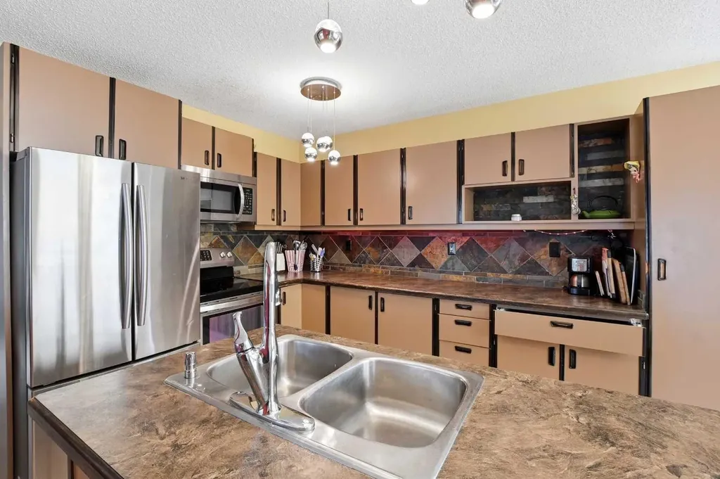 26 Gummow Close Red Deer AB T4P 2M3