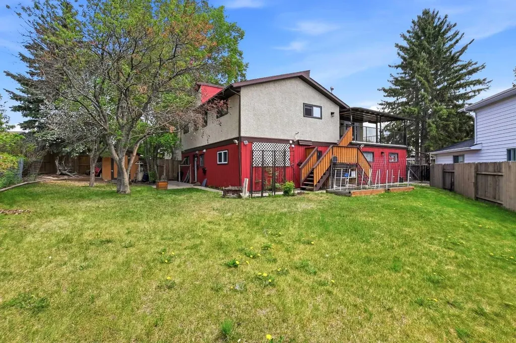 26 Gummow Close Red Deer AB T4P 2M3