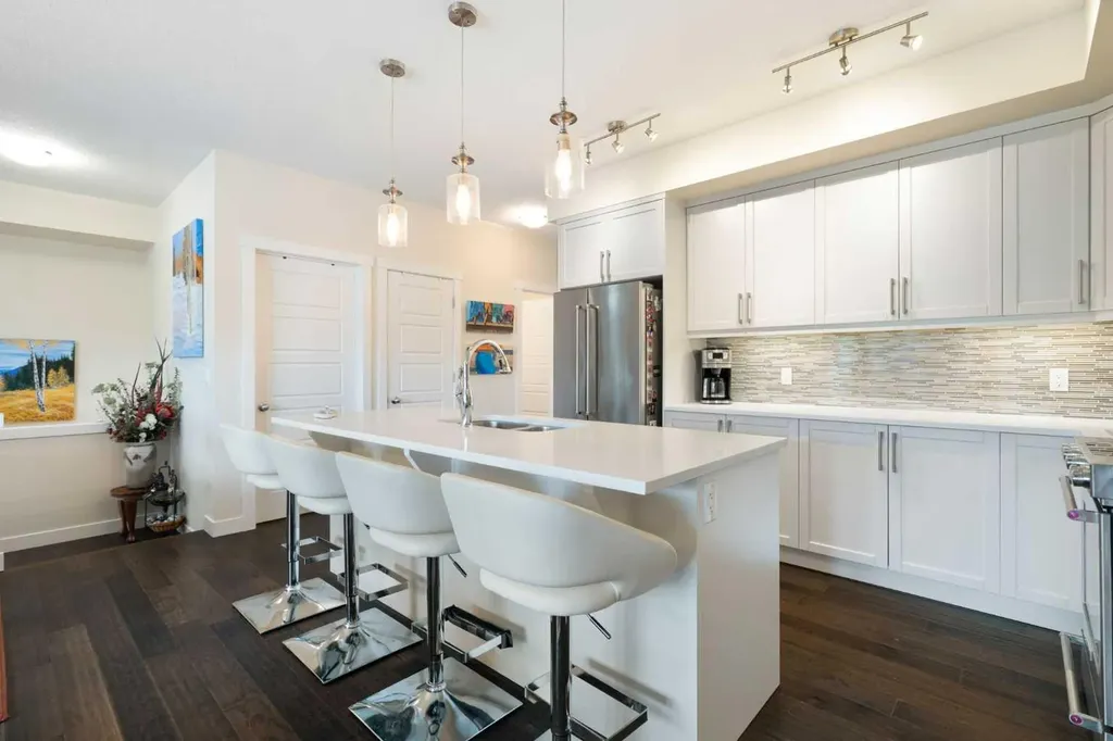 64 Cranbrook Drive SE Calgary AB T3M 0J1