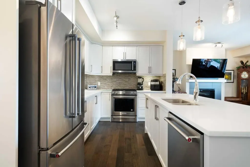 64 Cranbrook Drive SE Calgary AB T3M 0J1