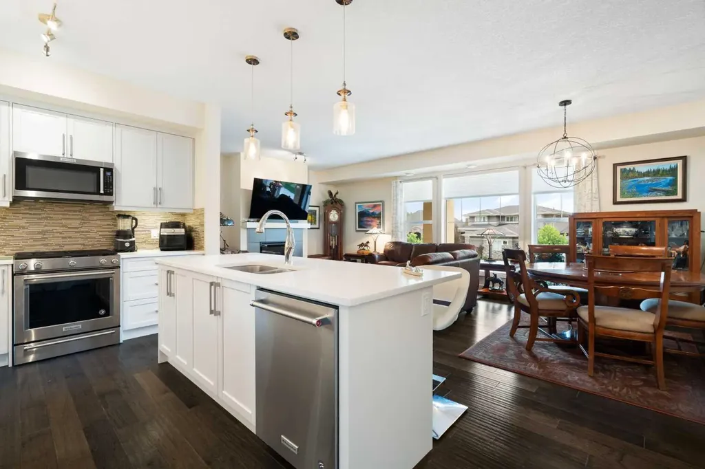 64 Cranbrook Drive SE Calgary AB T3M 0J1