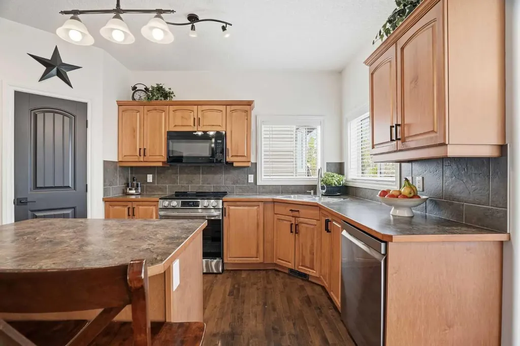 161 Cimarron Park Circle Okotoks AB T1S 2H5