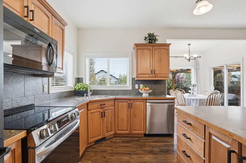 161 Cimarron Park Circle Okotoks AB T1S 2H5