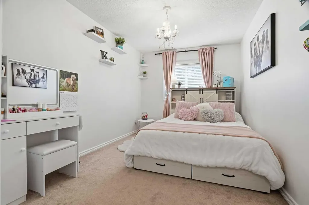 161 Cimarron Park Circle Okotoks AB T1S 2H5