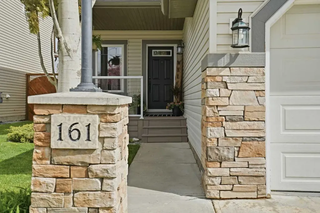 161 Cimarron Park Circle Okotoks AB T1S 2H5