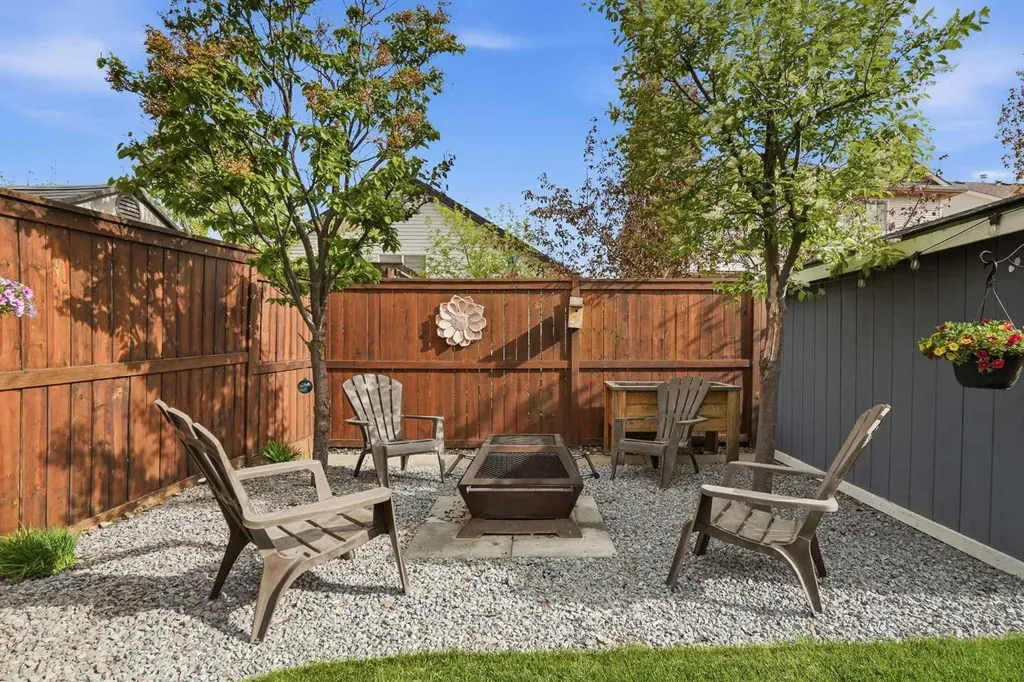 161 Cimarron Park Circle Okotoks AB T1S 2H5