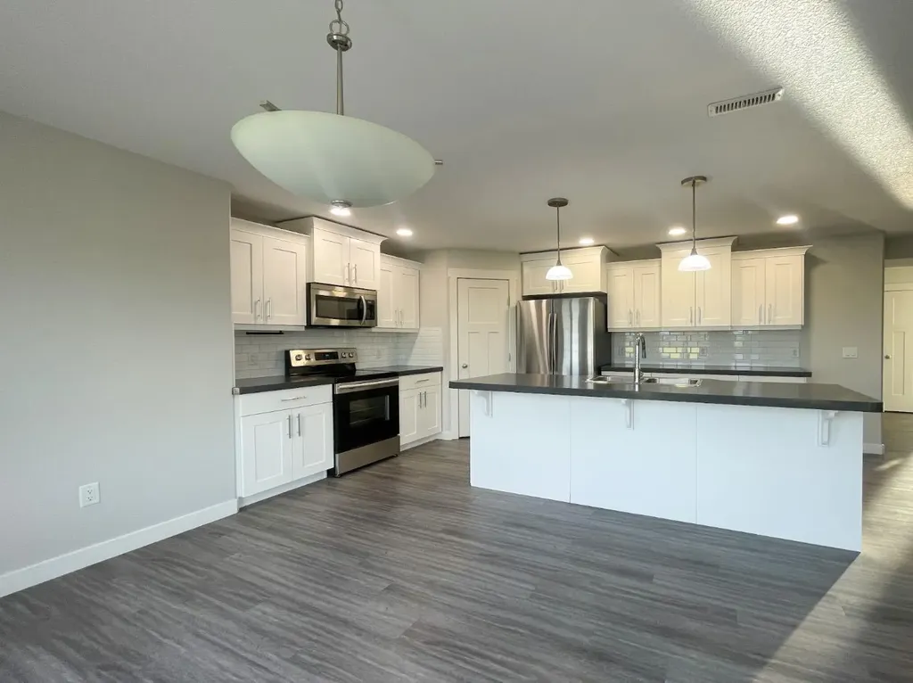 9521 88 Street Grande Prairie AB T8X 0N3