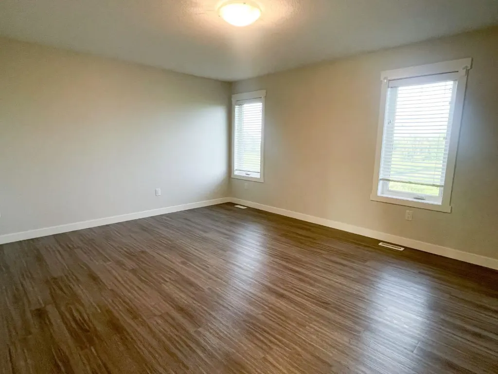 9521 88 Street Grande Prairie AB T8X 0N3
