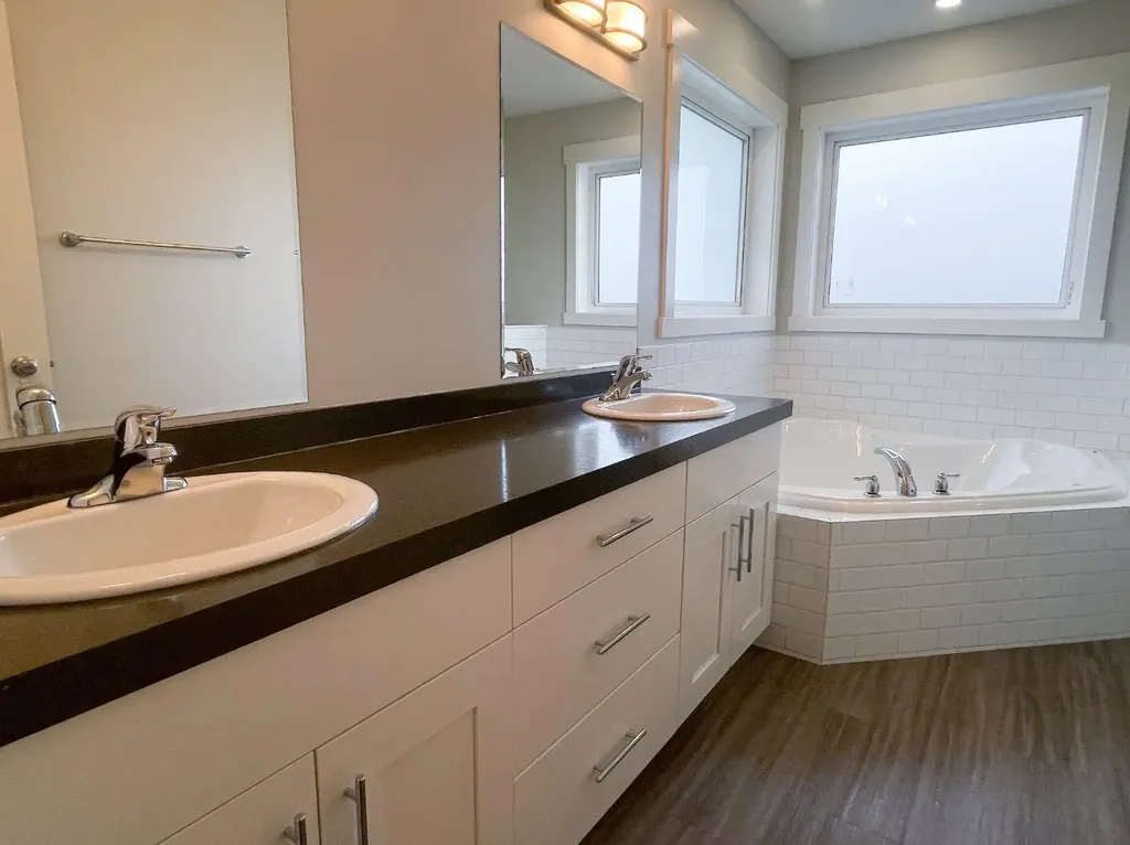 9521 88 Street Grande Prairie AB T8X 0N3