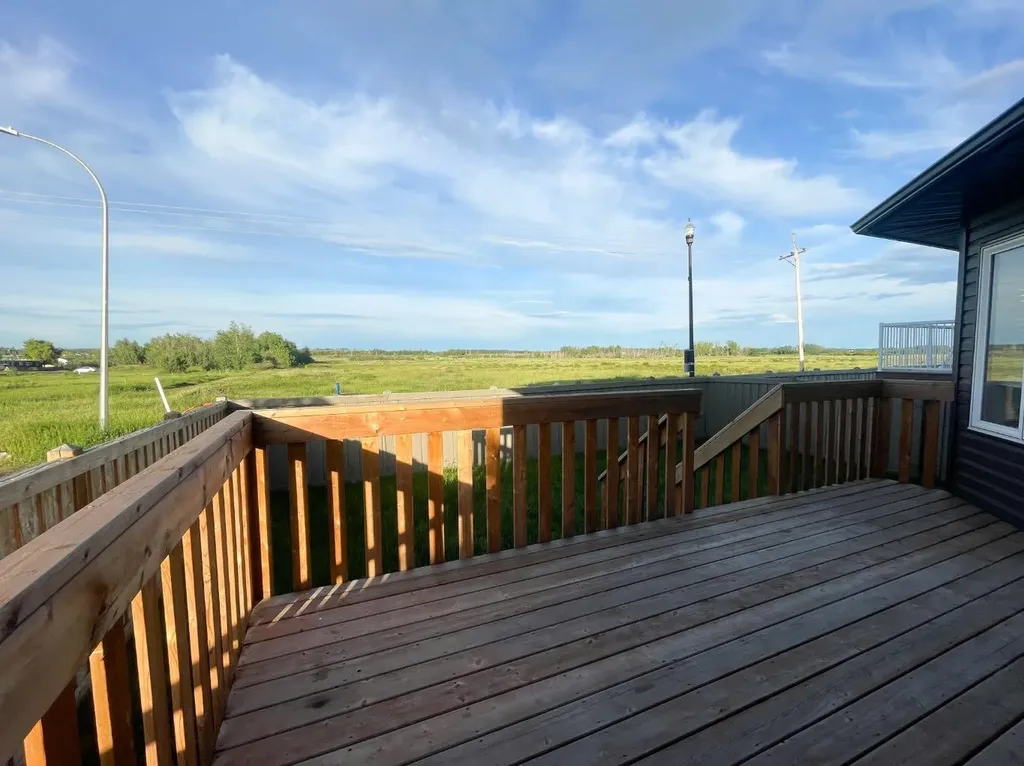 9521 88 Street Grande Prairie AB T8X 0N3