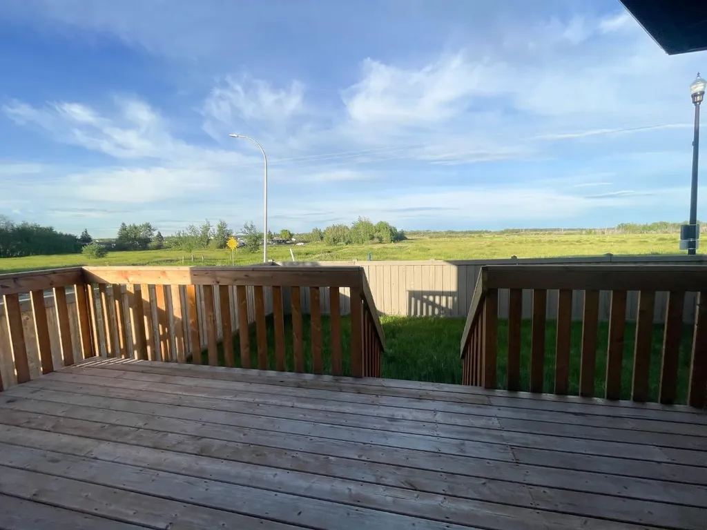 9521 88 Street Grande Prairie AB T8X 0N3