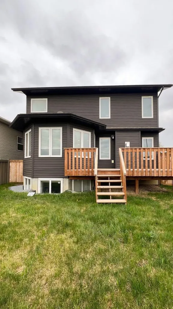 9521 88 Street Grande Prairie AB T8X 0N3