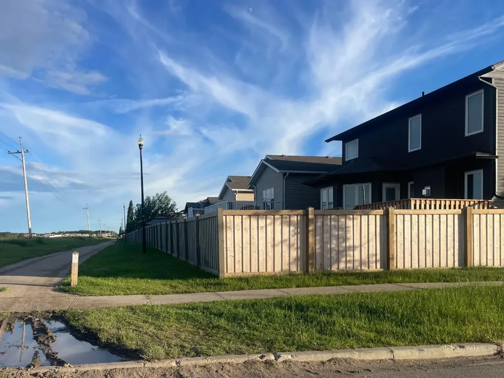 9521 88 Street Grande Prairie AB T8X 0N3