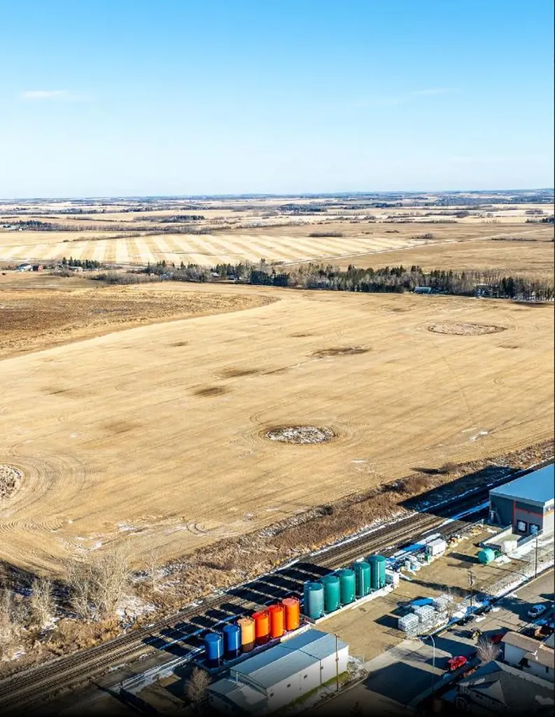 36 NW Rural Penhold AB T4G 0G5