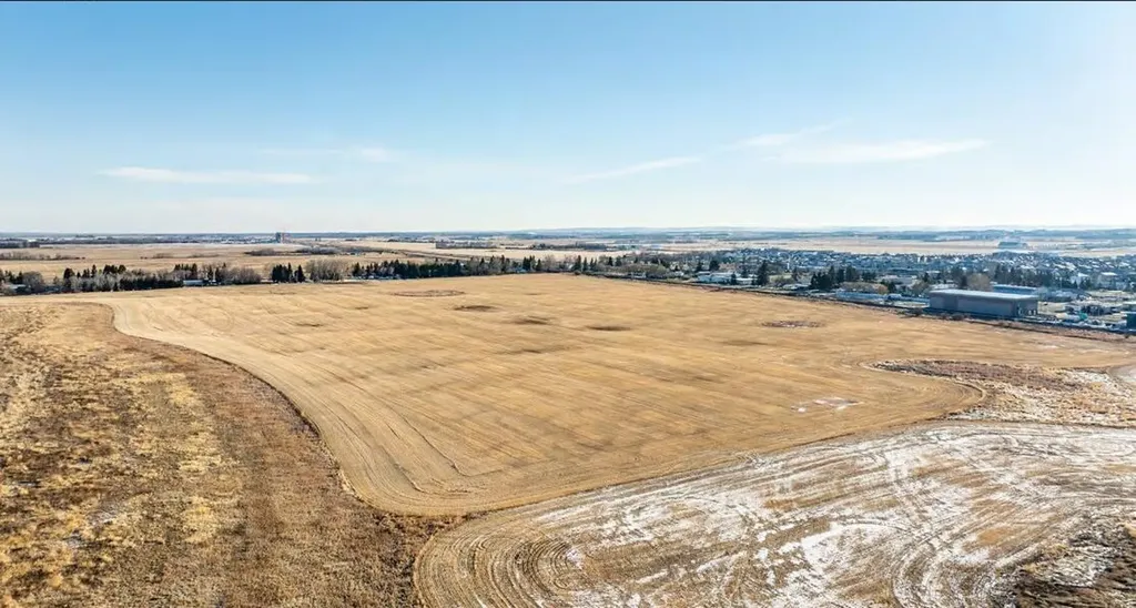 36 NW Rural Penhold AB T4G 0G5