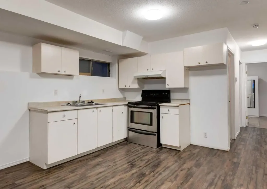 1135 37 Street SE Calgary AB T2A 1E2