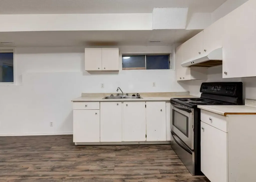 1135 37 Street SE Calgary AB T2A 1E2