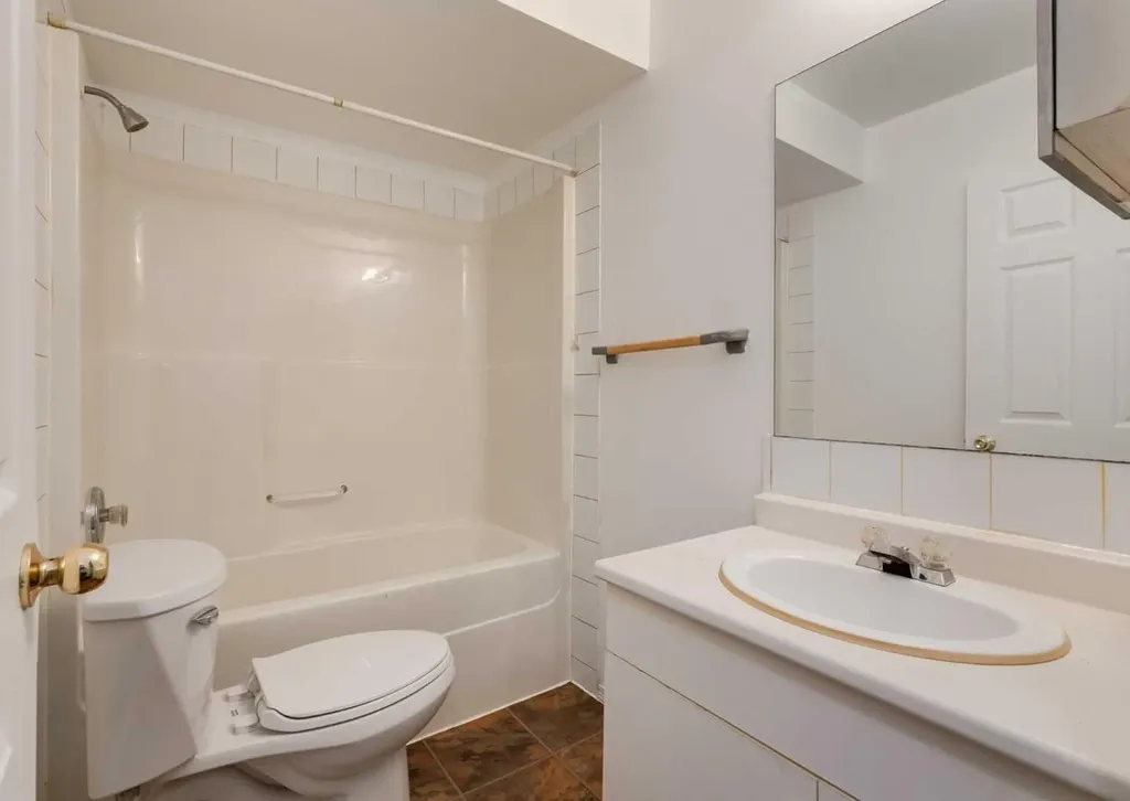 1135 37 Street SE Calgary AB T2A 1E2