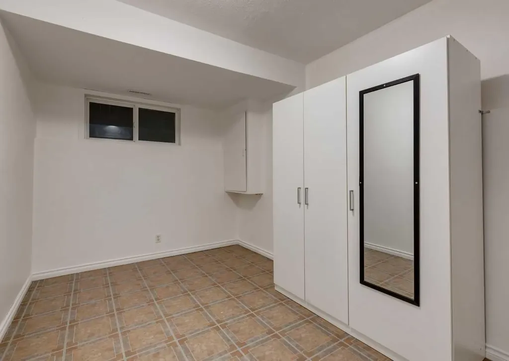 1135 37 Street SE Calgary AB T2A 1E2