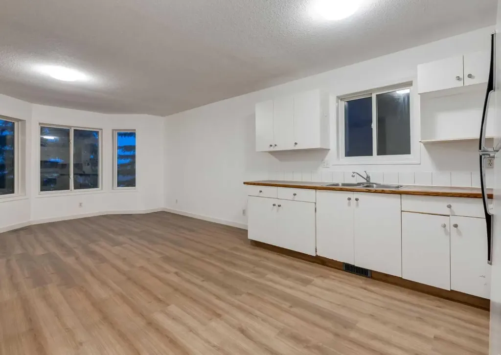 1135 37 Street SE Calgary AB T2A 1E2