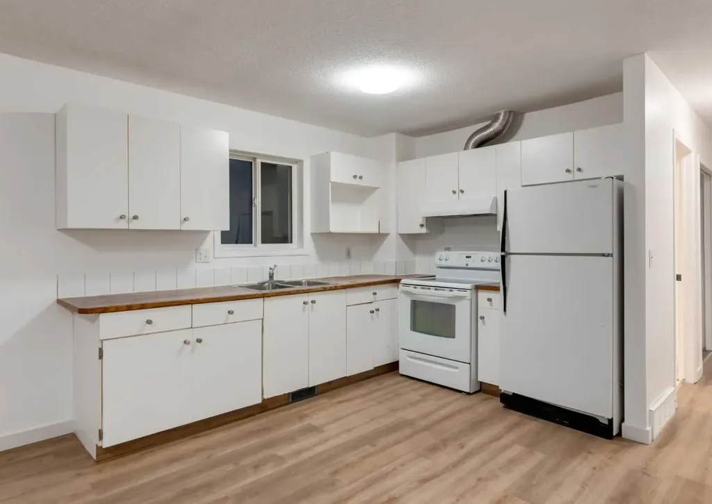 1135 37 Street SE Calgary AB T2A 1E2