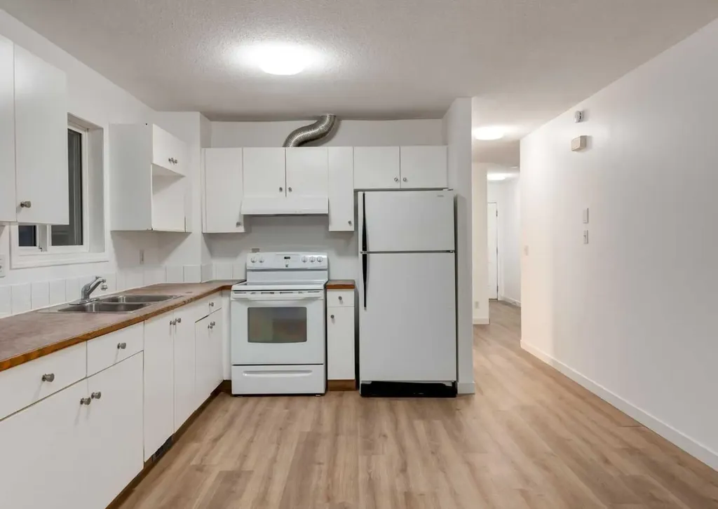 1135 37 Street SE Calgary AB T2A 1E2