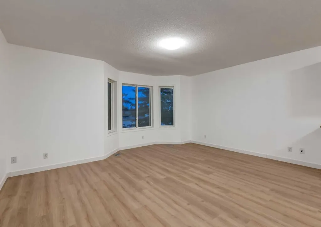 1135 37 Street SE Calgary AB T2A 1E2