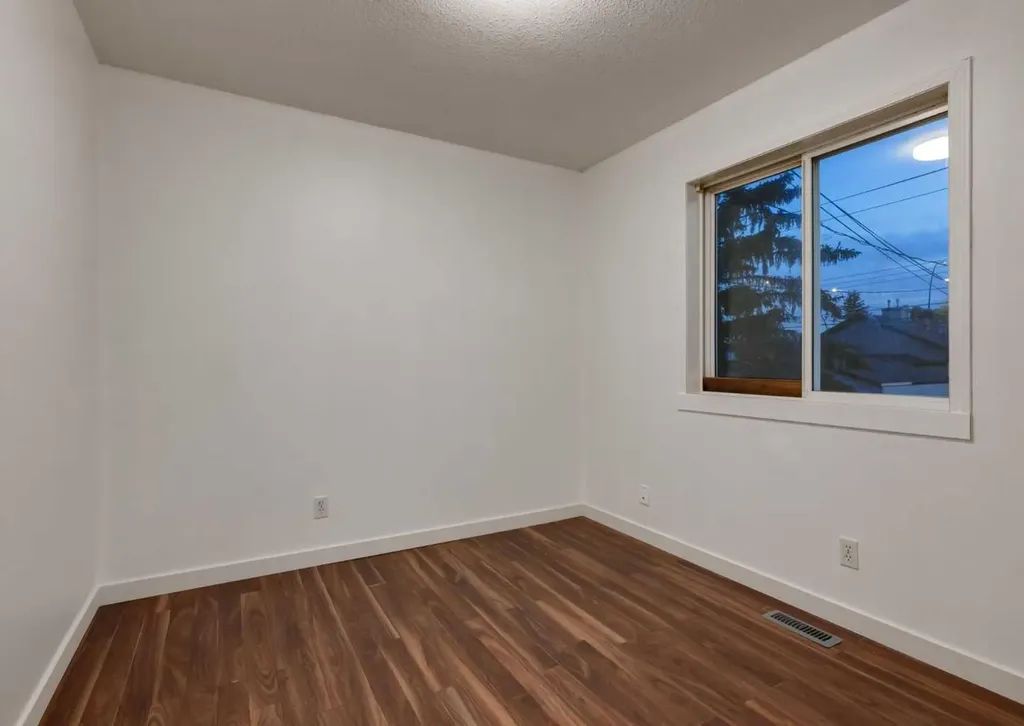 1135 37 Street SE Calgary AB T2A 1E2