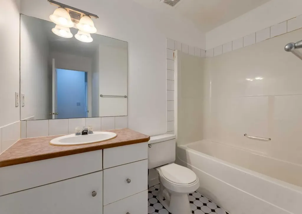 1135 37 Street SE Calgary AB T2A 1E2