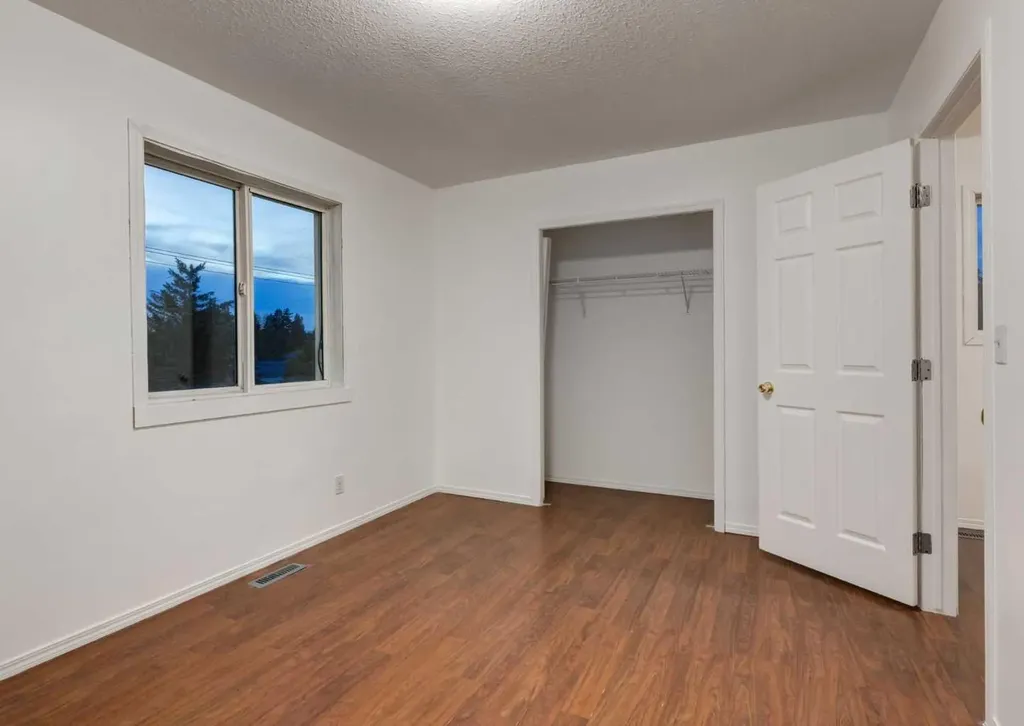 1135 37 Street SE Calgary AB T2A 1E2