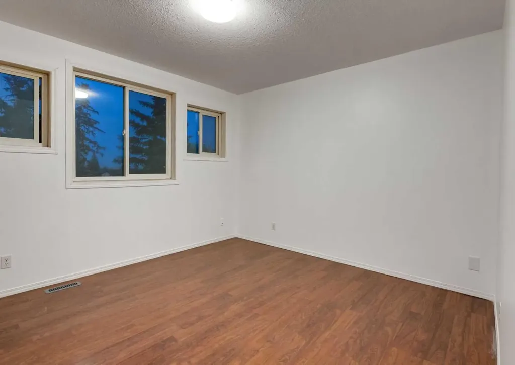 1135 37 Street SE Calgary AB T2A 1E2