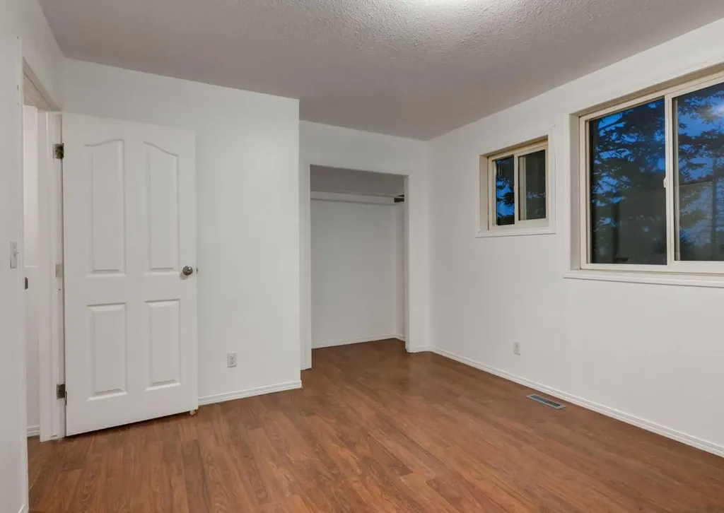 1135 37 Street SE Calgary AB T2A 1E2