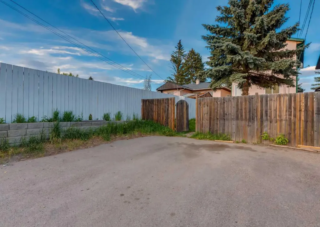 1135 37 Street SE Calgary AB T2A 1E2