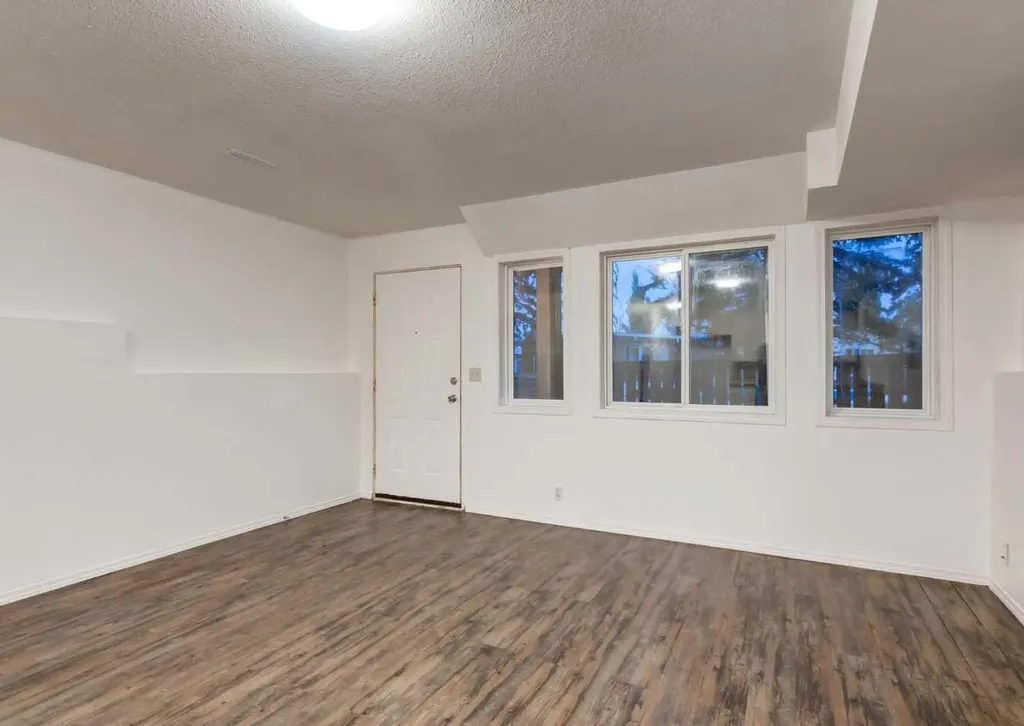1135 37 Street SE Calgary AB T2A 1E2