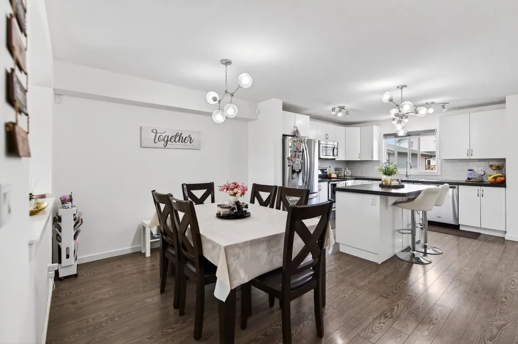 318 Teasdale Drive Red Deer AB T4P 0T1