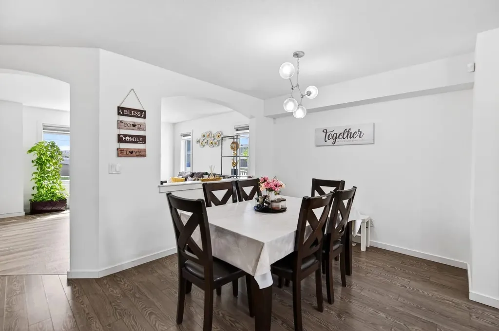 318 Teasdale Drive Red Deer AB T4P 0T1