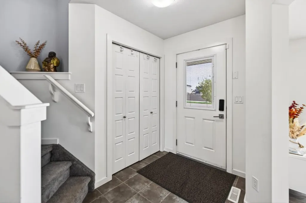 318 Teasdale Drive Red Deer AB T4P 0T1