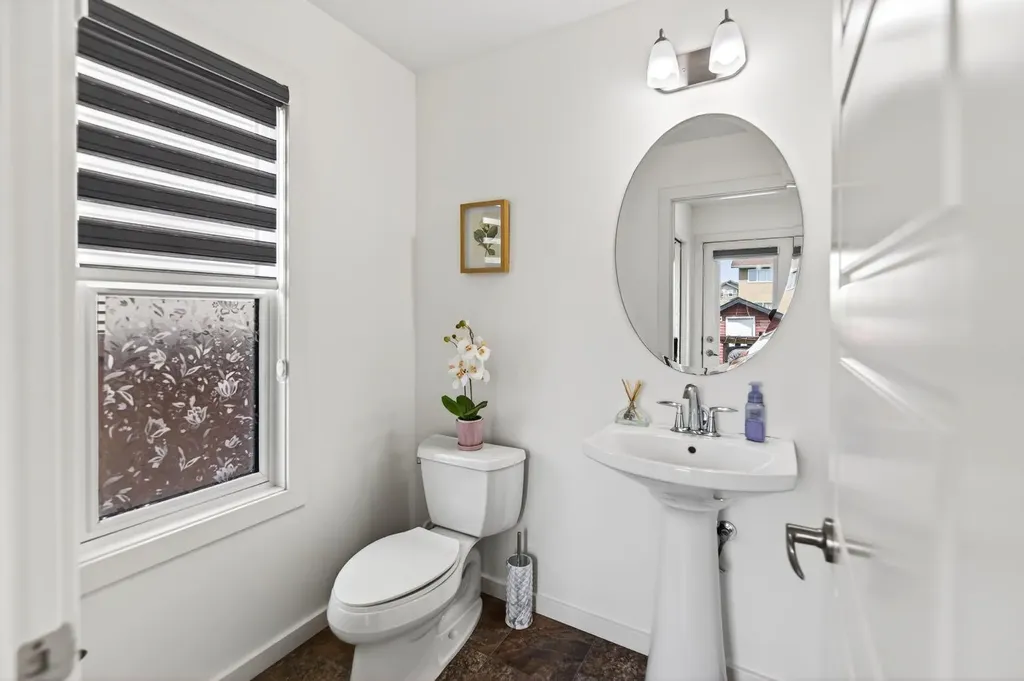 318 Teasdale Drive Red Deer AB T4P 0T1