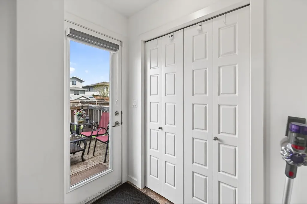 318 Teasdale Drive Red Deer AB T4P 0T1