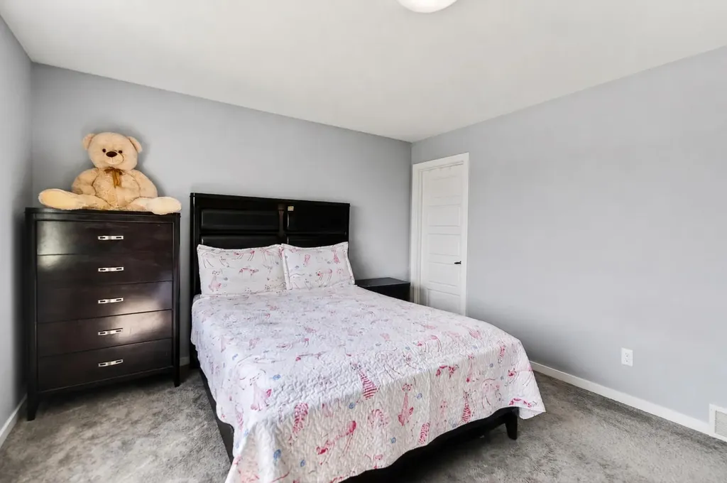 318 Teasdale Drive Red Deer AB T4P 0T1